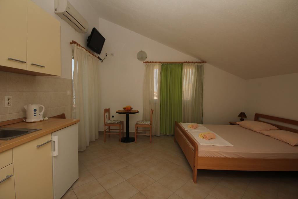 Apartments Adriatika Makarska Zimmer foto